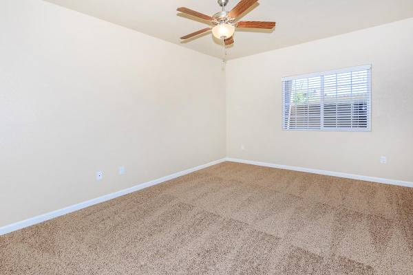 $2,290 / 3br - 1326ft2 - BEAUTIFUL SPACIOUS 3BED 2BATH AVAILABLE!!IN A GATED COMMUNITY! (FRESNO)63798509465473123