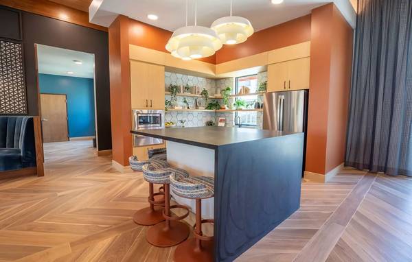 $1,645 / 3br - 1140ft2 - Dive into style! 3 BR, 2 BA, 1140 Sq Ft of space awaits! (Phoenix - Mountain Vistas Community Park)63966952228995123