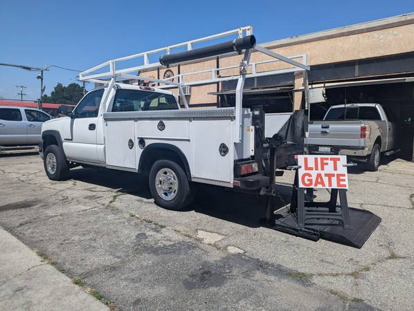2003 CHEVY SILVERADO 2500,UTILITY ,LIFT GATE! GAS, I FINANCE$3000 DOWN - $12,500 (I FINANCE HERE! vehiclecenterandfinance.com)63476205040003121