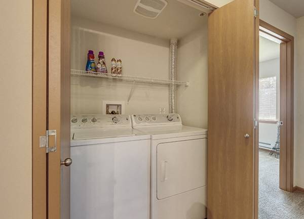 $1.765 / 2 habitaciones - Lavadora/secadora, microondas, interiores de diseño (12115 State Ave, Marysville, WA)63294919042947122