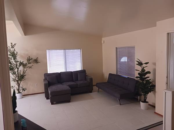 $276,000 / 3br - Financiamiento del vendedor en casa encantadora en Yuma Arizona (FOOTHILLS)64214141636482121