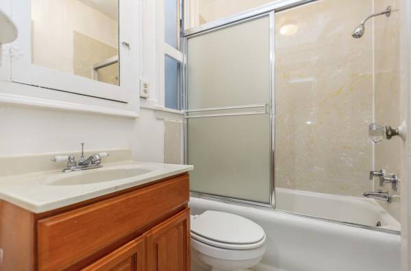 $1,350 / 1br - sunny room between chinatown and union square - female only (financial district)64030486030083124