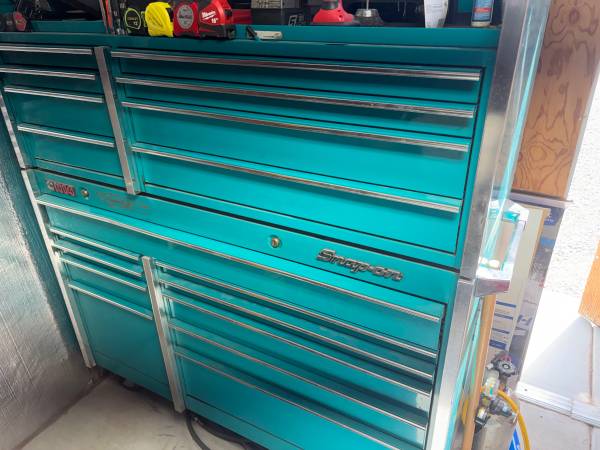 Snap on rollaway with toolset 1