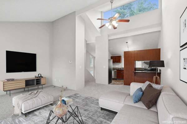 $2,250 / 2br - 1145ft2 - Garaje, Armarios Grandes, Sala de Recreación (50 Kerr Pkwy, Lake Oswego, OR)63820795867009123