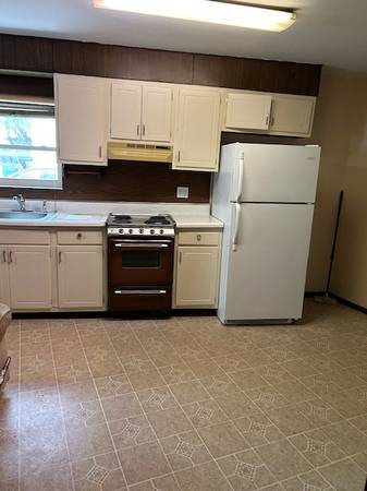 $1,200 / 1br - Apt first floor Catasauqua - Section 8 Accepted (Catasauqua)64010163712387120