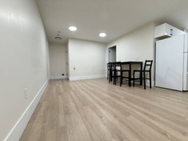 Nice 2 bedroom 1 bathroom basement suite in New West 2
