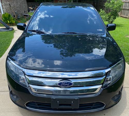 2011 ford fusion - $2,50063621419348481121