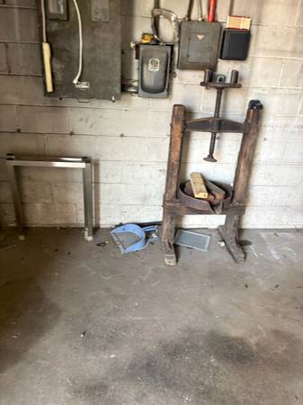 Wine press 1