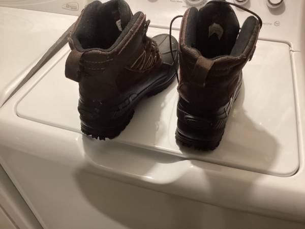 BOOTHS NORTHSIDE  SIZE 9 1