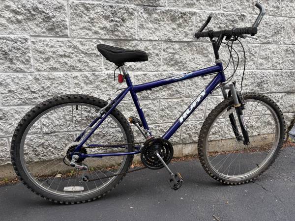 26" Huffy 18-speed mountain bike SMALL / MED for 5'5” to 5’8” - $95 (Chelmsford - Tuned up today!!!)63443147915137122