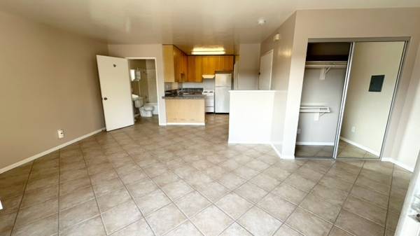 $2,250 ESTUDIO DISPONIBLE EN SOLANA BEACH... A PASOS DE FLETCHER COVE (Solana Beach)63866049429249122