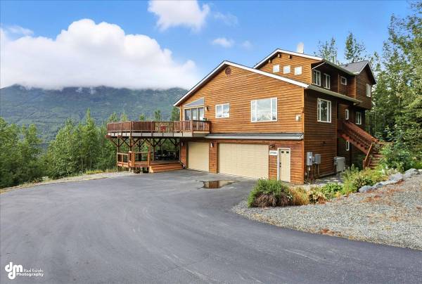 $1,100,000 / 4br - 4694ft2 - ¡CASA EN EAGLE RIVER CON VISTAS! (27628 Paramount Dr.) (Eagle River) (Eagle River)64014169769090121