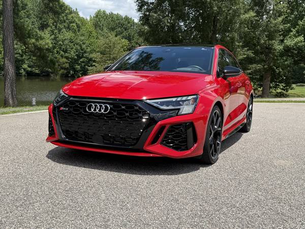 2023 Audi RS 3 TFSI Quattro 2.5t S Tronic - 17,000 millas - Como nuevo - - $61,500 (Apex, NC)63470073972225122