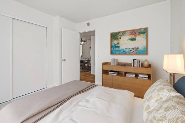 $2,739 / 3br - 1049ft2 - Picnic Tables, Large Walk-In Closets, Dishwasher (27303 N. Sara St., Los Angeles, CA)63857733843329122