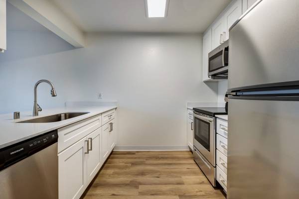 $2,075 / 2br - 1019ft2 - 2/BD, In Everett, Public Transportation (525 112th St SE, Everett, WA)63866941878147122