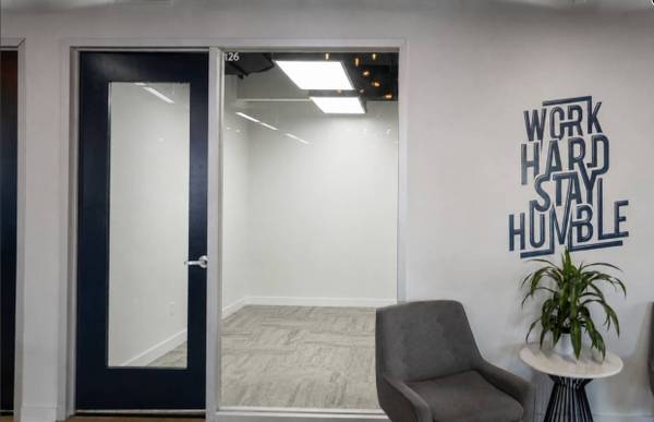 High-Visibility Private Office in Jacksonville - Available NOW!! 1