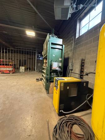 $37,500 / 18000ft2 - TRUCK PARKING WITH NEW OFFICE! WEST SUBURBS! (West Suburbs)63959741263747124