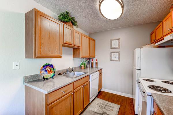 $1,200 / 1br - No Extra Bills, Just Extra Comfort - Utilities Included In Rent (Denver)63973506094594122
