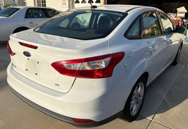 Ford Focus S Sedan - $5,500 (Vista)63470061615491123