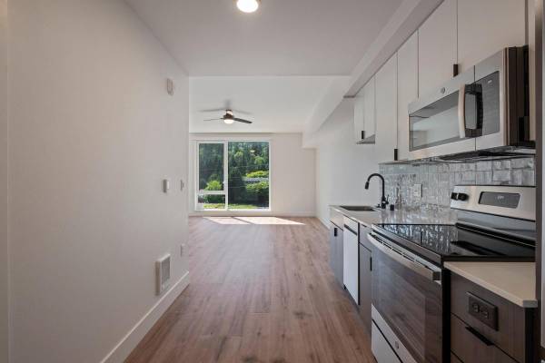 $2,725 / 2br - 1086ft2 - Meeting Rooms, Oversized Windows, Coworking Space, Quartz Countertops (Sehome)63920958972163123