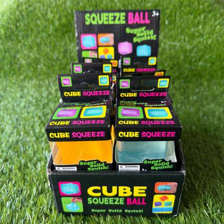 Cube Squeeze Squishy 1