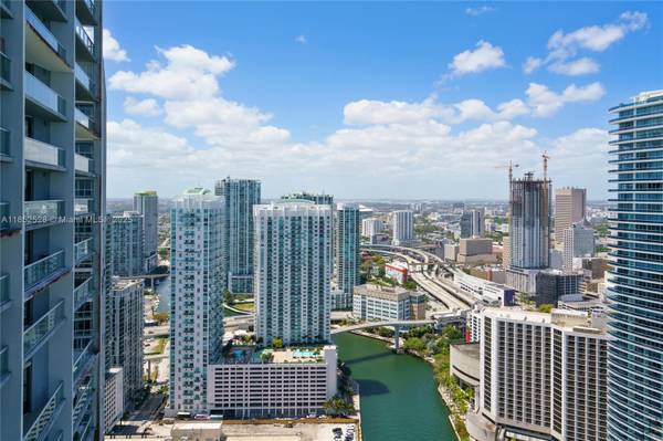 $3,450 / 1br - 816ft2 - Contemporary 1BR with Stunning City Views at IconBrickell, Miami (Brickell, Miami)64051005583235121