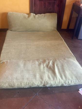 Maxyoyo Bean Bag Folding Couch/bed 1