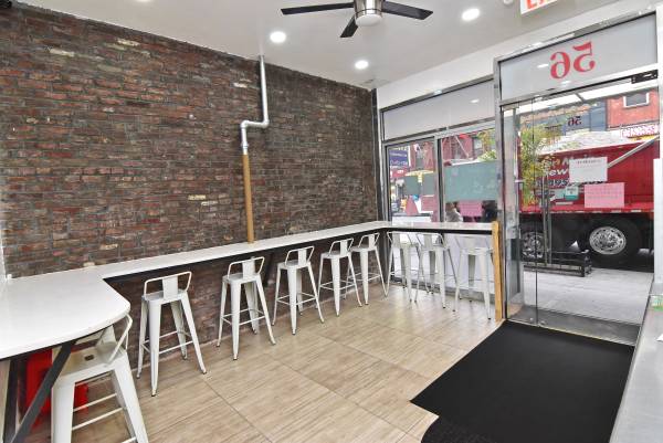 $12,000 / 2000ft2 - Prime Retail/Restaurant Space in the Heart of Chinatown (Chinatown / Lit Italy)64033457697538123