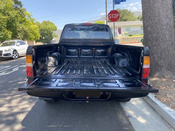 1999 Toyota Tacoma Prerunner Xtracab Solo 169k millas originales - $9,800 (Automático con OD 6 cilindros 3.4 litros Aire acondicionado Bajas millas originales Extra limpio Tapicería)63623825751297124