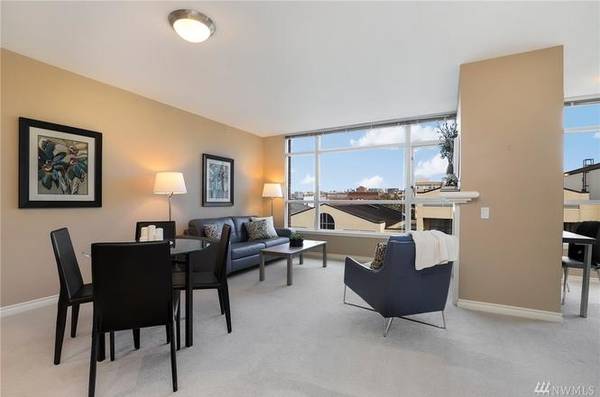 $1,900 / 1br - 751ft2 - Amplio y luminoso de 1 habitación/1 baño (Seattle)63786613691139122