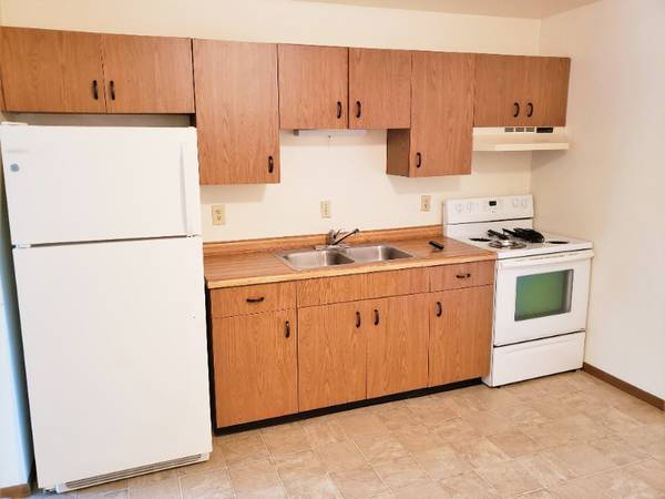 $1200.00 / 2br - 2 Bedroom Elkhorn Apt - Move In November 1st, 202563846720144385120