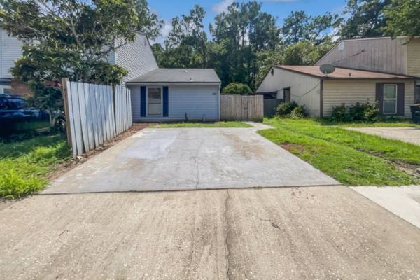 $640 / 2br - 992ft2 - $640 / increíble 2 habitaciones / Enfoque en espacio y practicidad (Jacksonville)64005270191489120