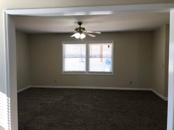 $1400.00 / 3br - 1465ft2 - 3 Bedroom, 1 & 1/2 Bath Town house64018297821186122