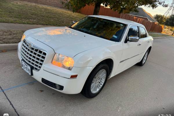2010 Chrysler 300 _ 79000miles 1