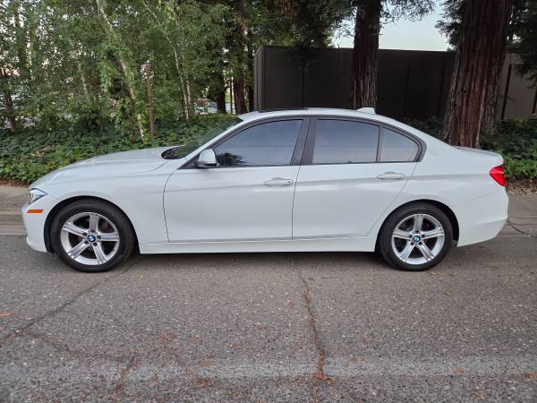 2012 BMW 328i 3 Series GAS SAVER Excellent Condition Clean Title - $8,900 (Already Smogged. Tags Good to June 2026)63438534278147121