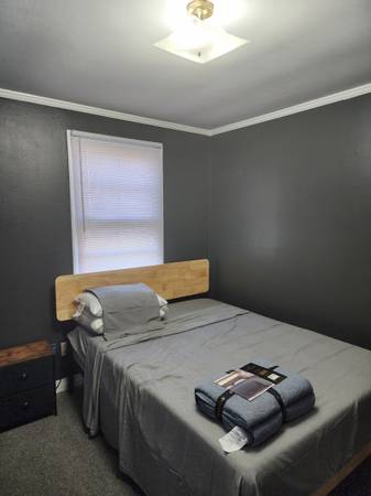 $250 / 3br - 2000ft2 - 250 week Best Deal here all inclusive Free WiFi & Laundry! (METAIRIE)63903652248195120