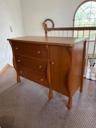 Dresser/Changing Table 1