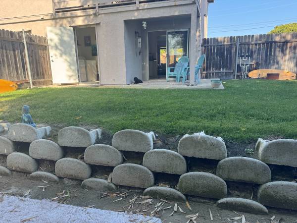$1,350 / 1br - Private road, Large yard, Quiet (Cardiff)64037220521347123