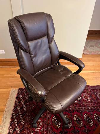Swivel Office Chair 1