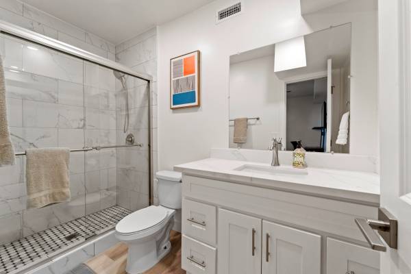 $3,950 / 2br - 1000ft2 - Killer 2BR with private rooftop deck in heart of North Park (30th and University)63775697960451123