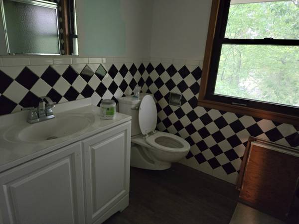 $300,000 / 5br - 2800ft2 - NEED MORE SPACE 2/3 ACRE 5 BEDROOMS IN THE HEART OF TOWN (Tahlequah)63982125284098124