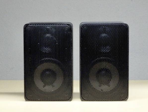 Vintage Realistic Minimus 7 Black Cast Aluminum Bookshelf Speakers - $40 (Palm Desert)62944144536579120
