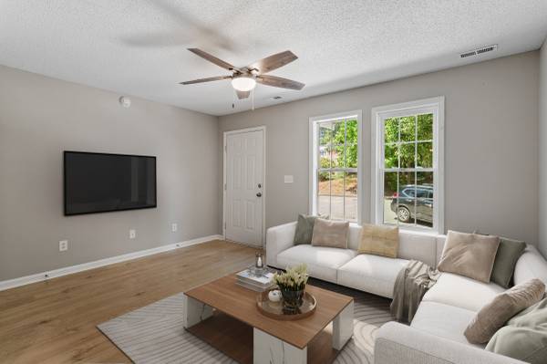 $268,900 / 2br - 960ft2 - Adorable 2BR Townhome in Prime Raleigh Location ~New Water Heater (Raleigh)63685998105603122