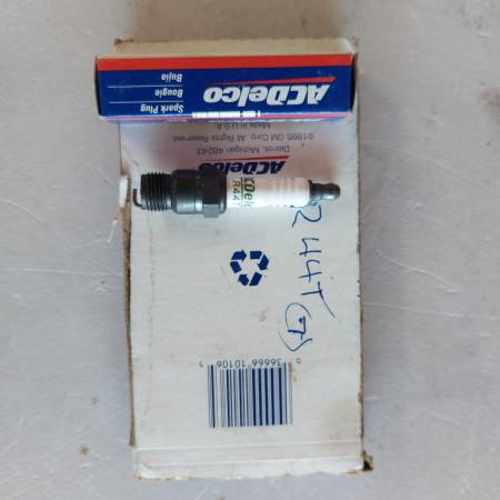 AC Delco R44T NOS Spark Plugs 1