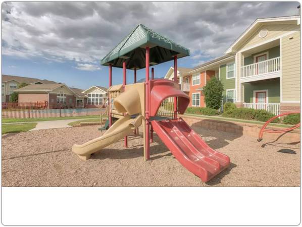 $1,184 / 1br - 728ft2 - Two paws up for our 1 BR / 1 BA! Colorado Springs's top pet-friendly s (Colorado Springs)63658145516929121