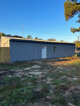 $1200.00 / 2br - Barndo64037557905153122