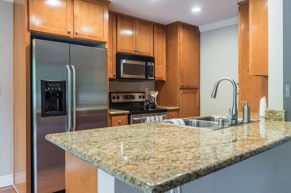 $4,395 / 2br - 1114ft2 - Enjoy 2 Master Bedrooms in this Spacious Layout! (los gatos)63851969127811122