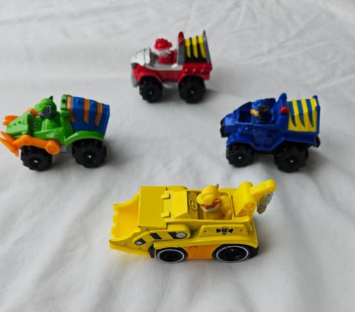 Paw Patrol Lote Clásico de 4 Vehículos de Juguete Coleccionables de Metal Fundido - $15 (Tacoma)63470645678979121
