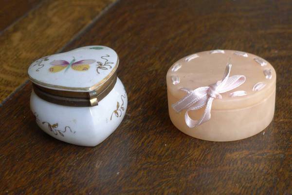 Small decorative vintage boxes, free w/ donation 1