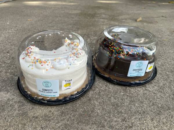 Free cakes! 1